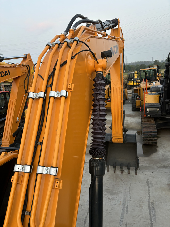 HYUNDAI 220LC—9S - Excavadora de cadenas: foto 3 HYUNDAI 220LC—9S - Excavadora de cadenas: foto 3