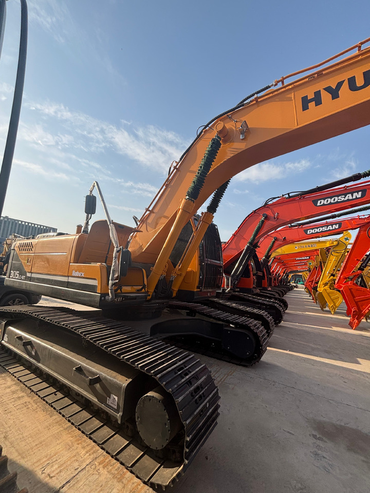 HYUNDAI 305LC-9T 30 ton class hydraulic excavator Hydraulic excavators customizable buckets hammer - Excavadora de cadenas: foto 2 HYUNDAI 305LC-9T 30 ton class hydraulic excavator Hydraulic excavators customizable buckets hammer - Excavadora de cadenas: foto 2