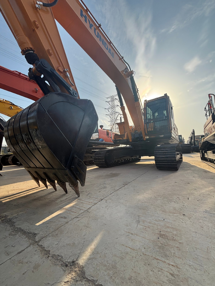 HYUNDAI 305LC-9T 30 ton class hydraulic excavator Hydraulic excavators customizable buckets hammer - Excavadora de cadenas: foto 3 HYUNDAI 305LC-9T 30 ton class hydraulic excavator Hydraulic excavators customizable buckets hammer - Excavadora de cadenas: foto 3