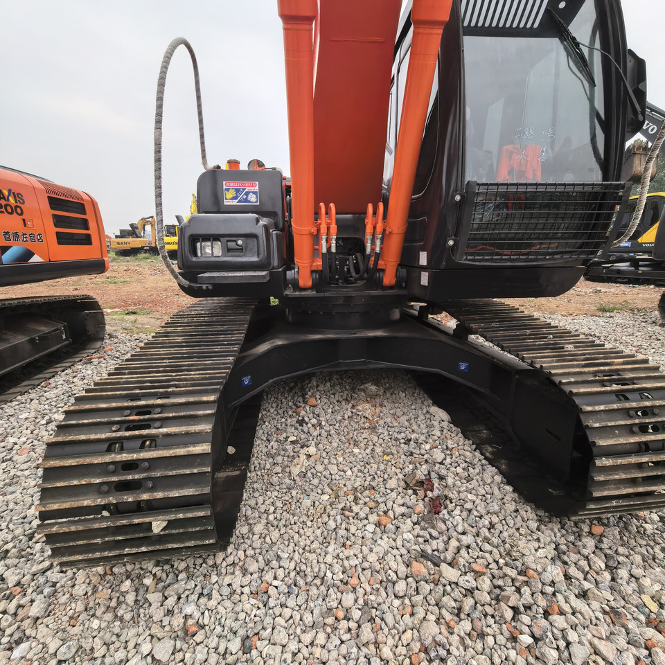 HYUNDAI zx200 japan original HYUNDAI 20 tons excavator - Excavadora de cadenas: foto 4 HYUNDAI zx200 japan original HYUNDAI 20 tons excavator - Excavadora de cadenas: foto 4