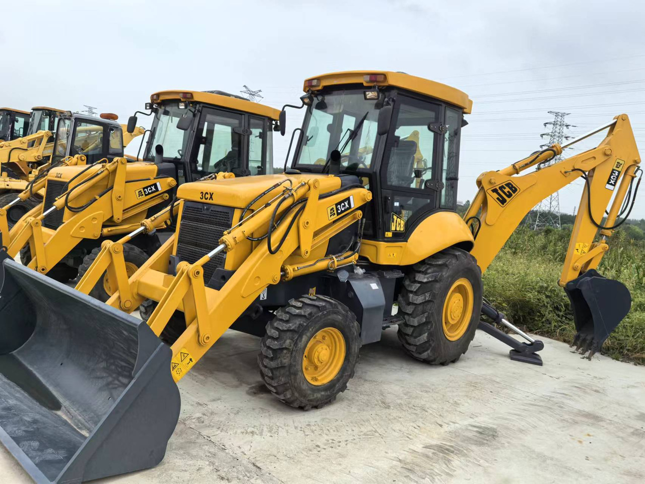 JCB 3CX backhoe loader TLB versatile machine multiple attachment options - Retroexcavadora: foto 1 JCB 3CX backhoe loader TLB versatile machine multiple attachment options - Retroexcavadora: foto 1