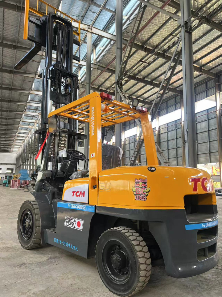 TCM fd50 japan brand original 5 ton diesel forklift 3 section 4.5m Customizable mast clamp side shift - Carretilla elevadora diésel: foto 4 TCM fd50 japan brand original 5 ton diesel forklift 3 section 4.5m Customizable mast clamp side shift - Carretilla elevadora diésel: foto 4