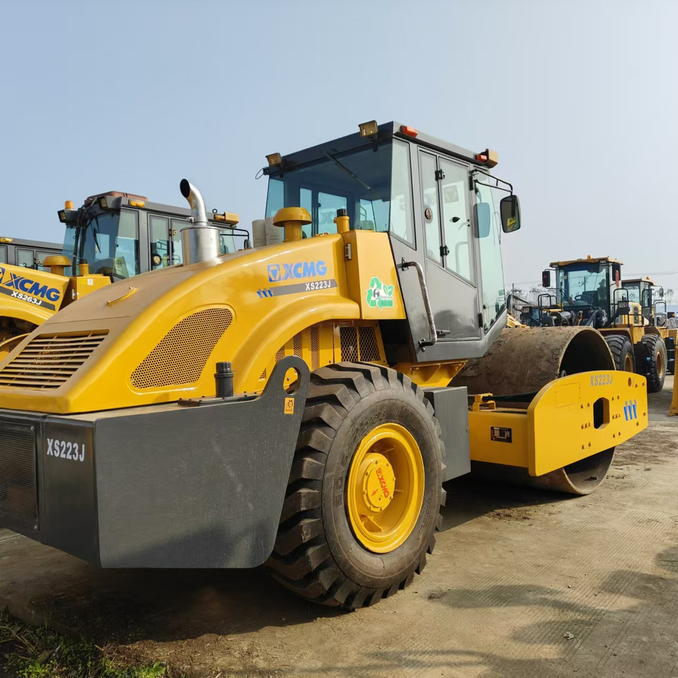 XCMG XS223J used road roller low hours factory price - Apisonadora de asfalto: foto 3 XCMG XS223J used road roller low hours factory price - Apisonadora de asfalto: foto 3