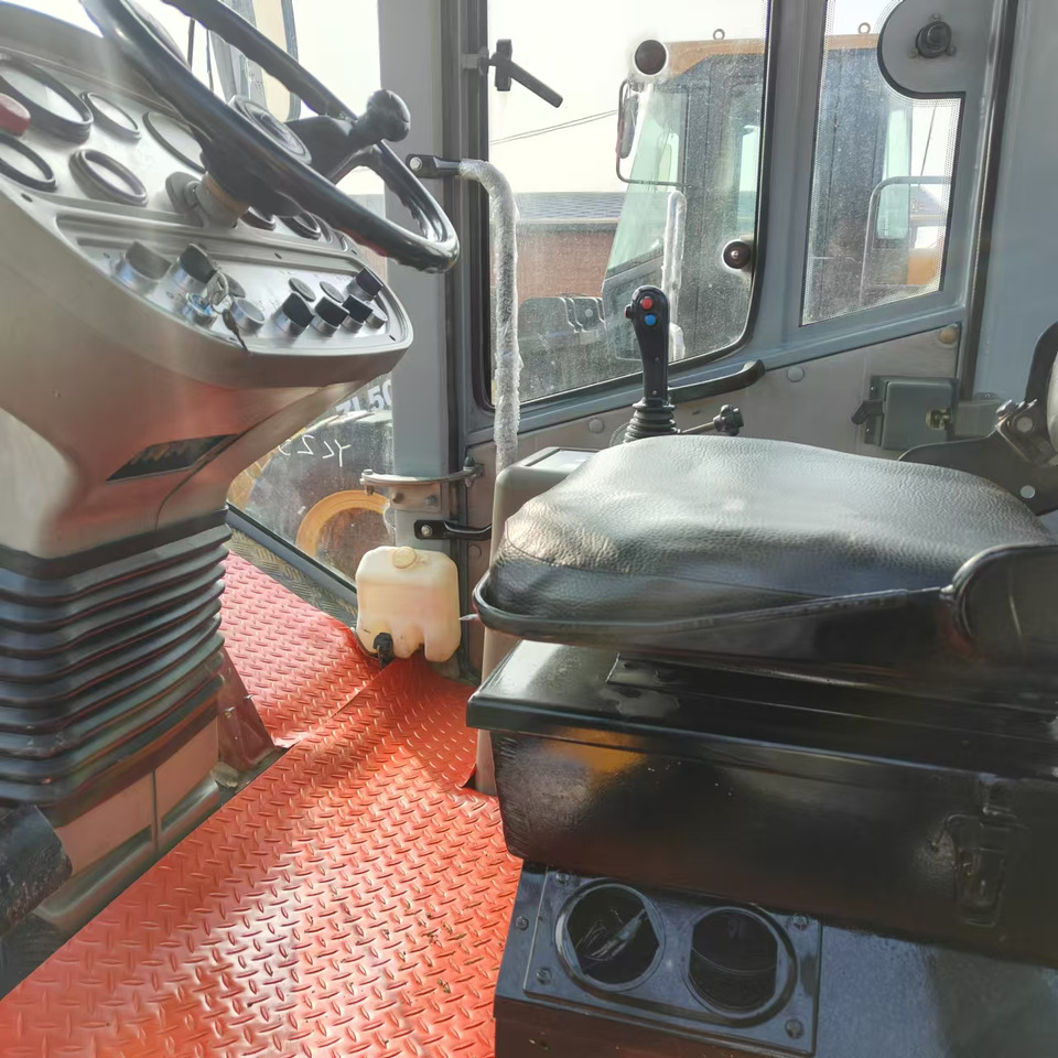 XCMG XS223J used road roller low hours factory price - Apisonadora de asfalto: foto 4 XCMG XS223J used road roller low hours factory price - Apisonadora de asfalto: foto 4