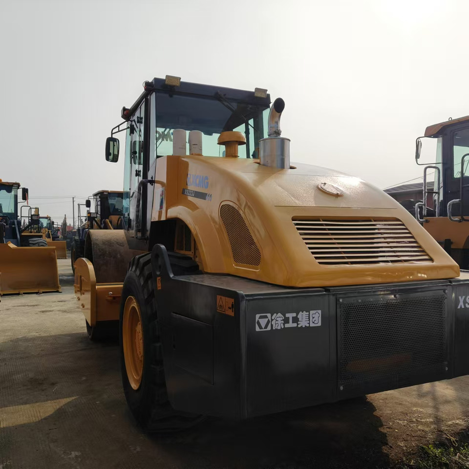 XCMG XS223J used road roller low hours factory price - Apisonadora de asfalto: foto 2 XCMG XS223J used road roller low hours factory price - Apisonadora de asfalto: foto 2
