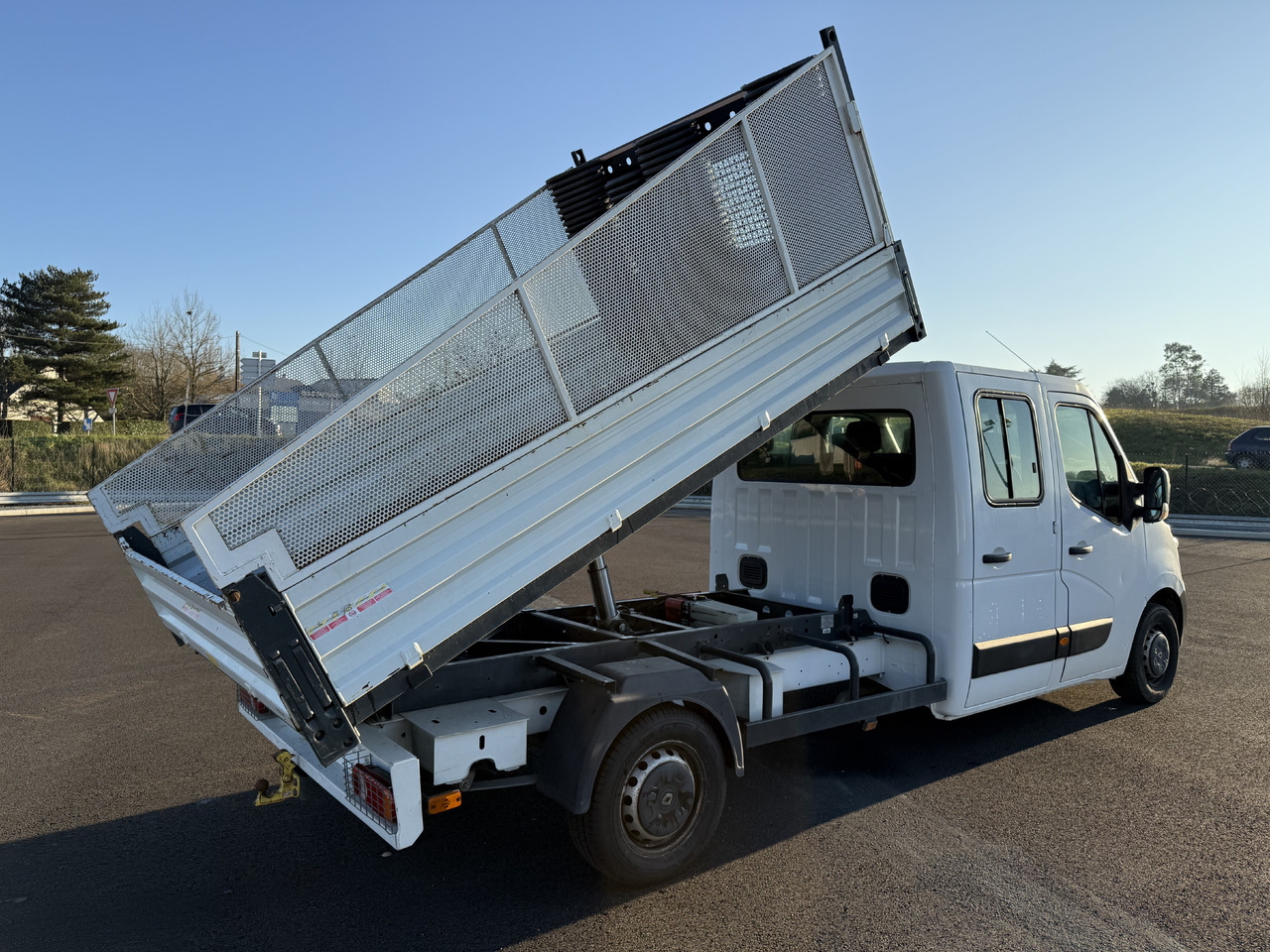 RENAULT MASTER 2.3DCI125 BENNE ACIER DOUBLE CABINE ROUE SIMPLE + REHAUSSE DE RIDELLE - Volquete furgoneta: foto 3 RENAULT MASTER 2.3DCI125 BENNE ACIER DOUBLE CABINE ROUE SIMPLE + REHAUSSE DE RIDELLE - Volquete furgoneta: foto 3