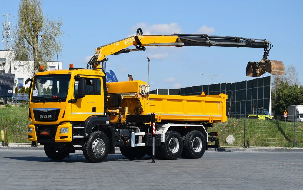 MAN TGS 26.400 / 6x4 / EURO 6 / UDT / HDS FASSI 165 / WYSUW x3 / ROTATOR / CHWYTAK / STEROWANIE RADIOWE / WZMOCNIONA RAMA / WYWROTKA / HYDROBURTA / AUTOMAT / 2017 / NOWE OPONY - 100% / NISKI PRZEBIEG - Camión volquete: foto 1 MAN TGS 26.400 / 6x4 / EURO 6 / UDT / HDS FASSI 165 / WYSUW x3 / ROTATOR / CHWYTAK / STEROWANIE RADIOWE / WZMOCNIONA RAMA / WYWROTKA / HYDROBURTA / AUTOMAT / 2017 / NOWE OPONY - 100% / NISKI PRZEBIEG - Camión volquete: foto 1