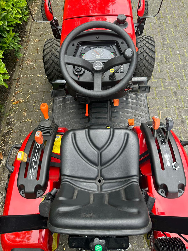 Captain Captain D223 - Mini tractor: foto 2 Captain Captain D223 - Mini tractor: foto 2