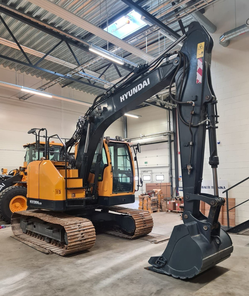 HYUNDAI HX130ALCR - Excavadora de cadenas: foto 4 HYUNDAI HX130ALCR - Excavadora de cadenas: foto 4