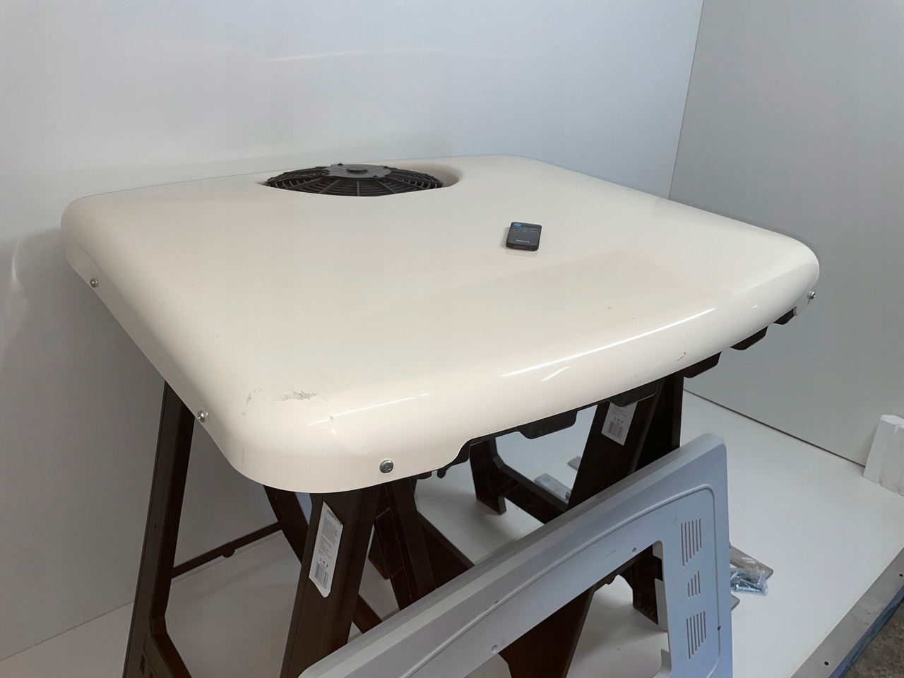 KLIMATYZACJA POSTOJOWA PILOT SLIMCOOL FACTORY PREP DAF SCANIA MC1507523 - Compresor de aire acondicionado para Camión: foto 2 KLIMATYZACJA POSTOJOWA PILOT SLIMCOOL FACTORY PREP DAF SCANIA MC1507523 - Compresor de aire acondicionado para Camión: foto 2