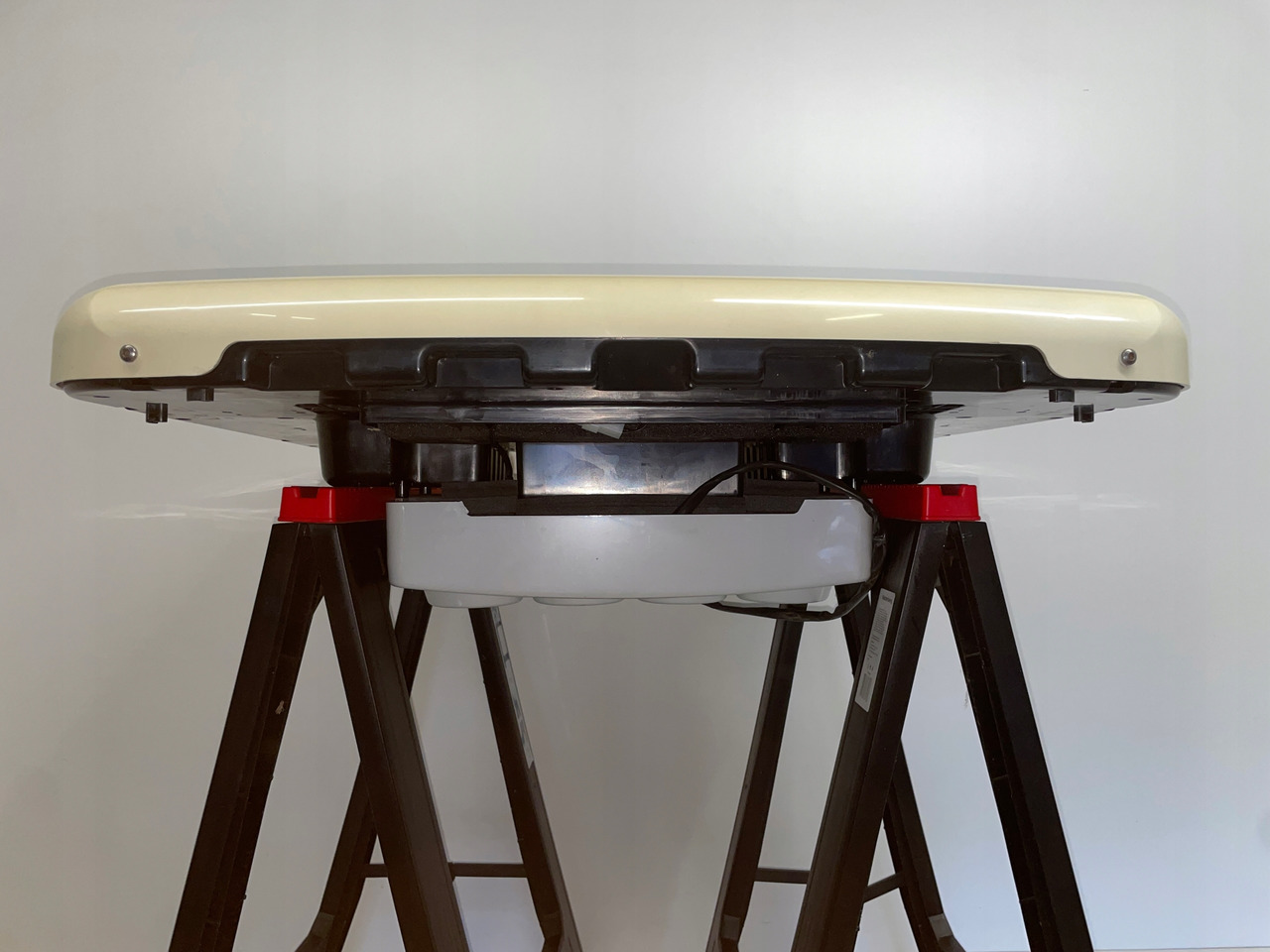 KLIMATYZACJA POSTOJOWA SLIM SCANIA NTG MC2358116 - Compresor de aire acondicionado para Camión: foto 4 KLIMATYZACJA POSTOJOWA SLIM SCANIA NTG MC2358116 - Compresor de aire acondicionado para Camión: foto 4