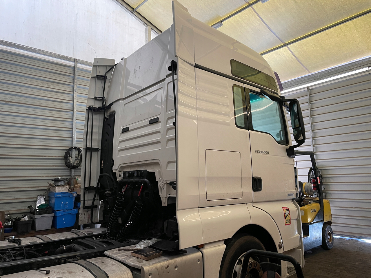 KOMPLETNA KABINA MAN TGX XXL EURO 6 LIFT - Cabina para Camión: foto 4 KOMPLETNA KABINA MAN TGX XXL EURO 6 LIFT - Cabina para Camión: foto 4