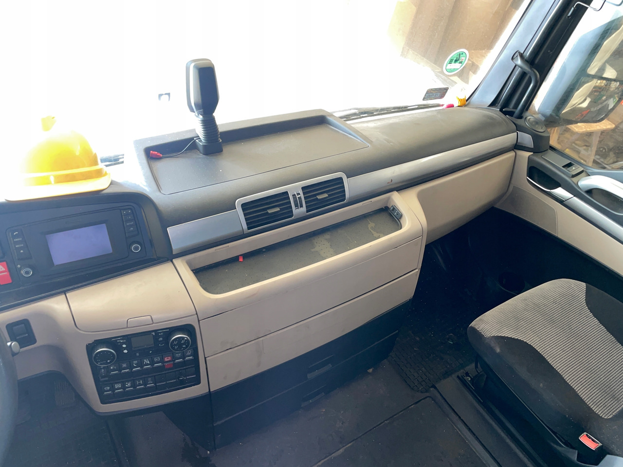 KOMPLETNA KABINA MAN TGX XXL EURO 6 LIFT - Cabina para Camión: foto 2 KOMPLETNA KABINA MAN TGX XXL EURO 6 LIFT - Cabina para Camión: foto 2