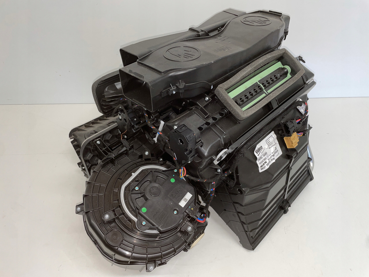 NAGRZEWNICA MAN TG3 TGX 3 TGX-3 81619006459 - Ventilador de habitáculo para Camión: foto 1 NAGRZEWNICA MAN TG3 TGX 3 TGX-3 81619006459 - Ventilador de habitáculo para Camión: foto 1