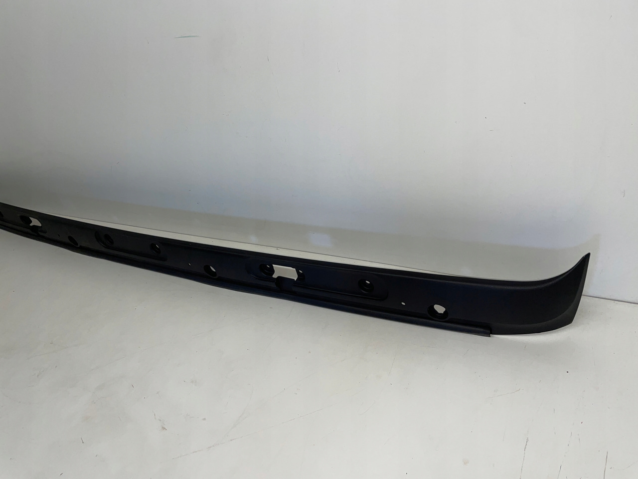 PODSZYBIE OSŁONA MASKOWNICA DAF 105 XF DAF 1665944 - Parabrisas para Camión: foto 3 PODSZYBIE OSŁONA MASKOWNICA DAF 105 XF DAF 1665944 - Parabrisas para Camión: foto 3