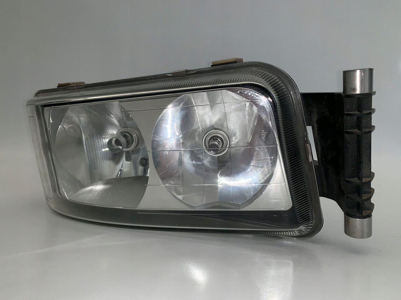 PRAWY REFLEKTOR MAN TGA TGL TGM - Faro delantero para Camión: foto 1 PRAWY REFLEKTOR MAN TGA TGL TGM - Faro delantero para Camión: foto 1