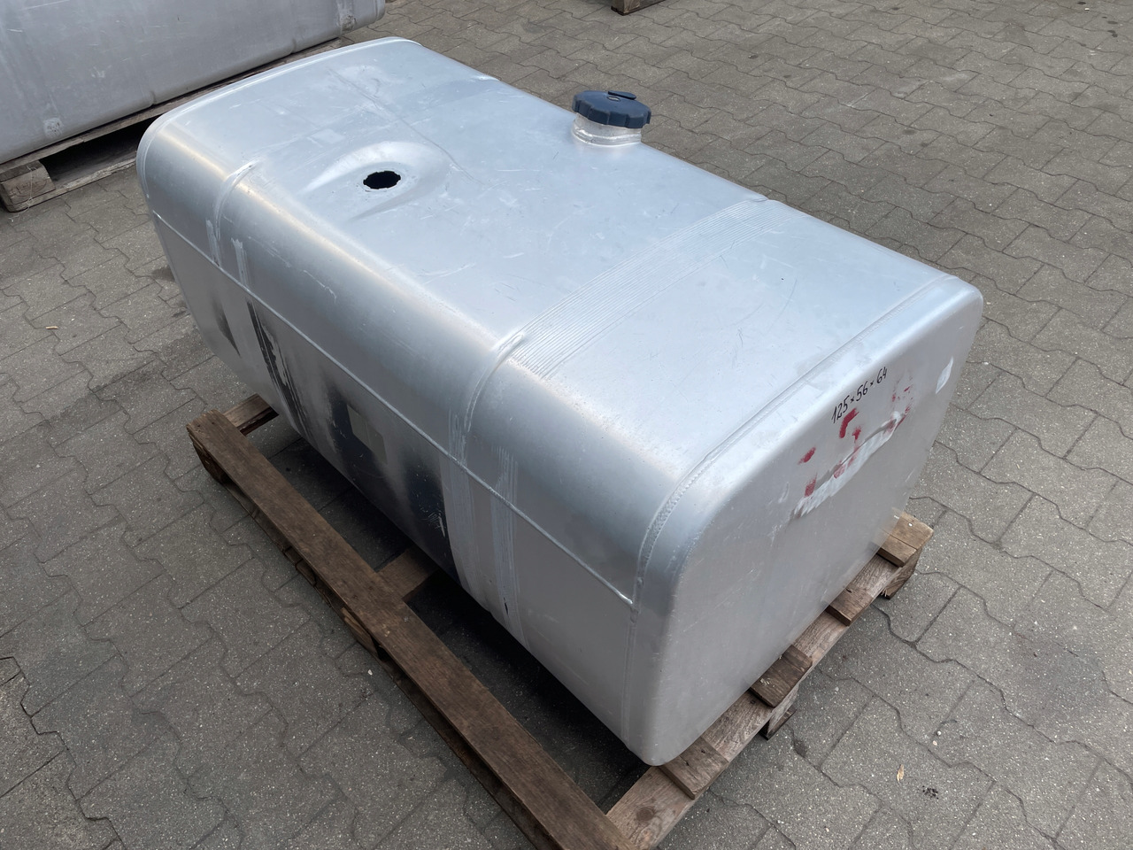 Depósito de combustible para Camión ZBIORNIK PALIWA MAN SCANIA DAF R 600 L IVECO: foto 6