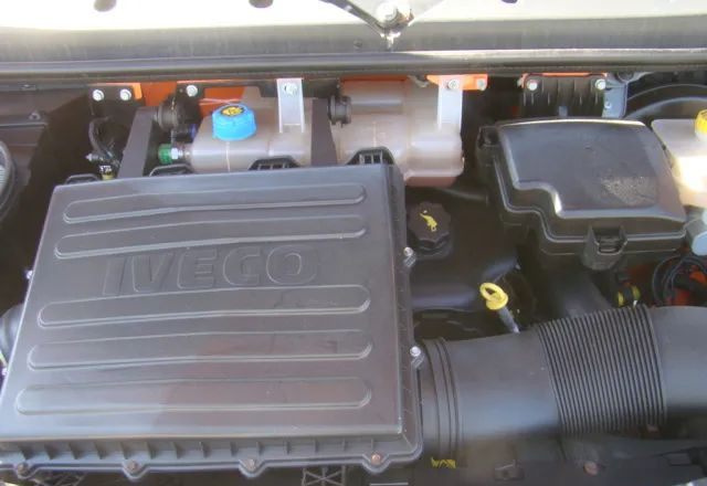 Caja abierta furgoneta Iveco DAILY 35 C 15 WINDA 750KG 3.5T NA HAKU: foto 17 Caja abierta furgoneta Iveco DAILY 35 C 15 WINDA 750KG 3.5T NA HAKU: foto 17