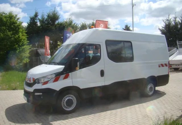 Iveco DAILY 35 S 16 REJESTRACJA NA 6-OSÓB SUPER NA KAMPERA - Furgón: foto 2 Iveco DAILY 35 S 16 REJESTRACJA NA 6-OSÓB SUPER NA KAMPERA - Furgón: foto 2