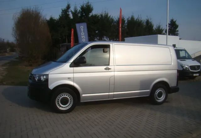 Volkswagen TRANSPORTER T 5 2.0TDI 100%PRZEBIEG - Furgón: foto 2 Volkswagen TRANSPORTER T 5 2.0TDI 100%PRZEBIEG - Furgón: foto 2