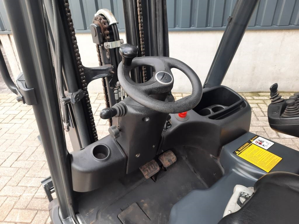 Linde E20L-02 - Carretilla elevadora eléctrica: foto 5 Linde E20L-02 - Carretilla elevadora eléctrica: foto 5