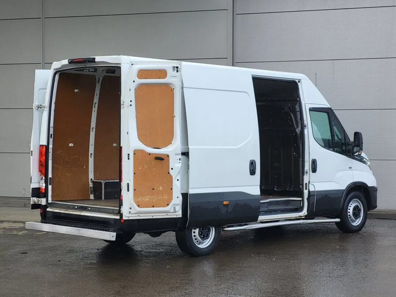 Iveco Daily 35S14 - Furgón, Furgoneta combi: foto 3 Iveco Daily 35S14 - Furgón, Furgoneta combi: foto 3