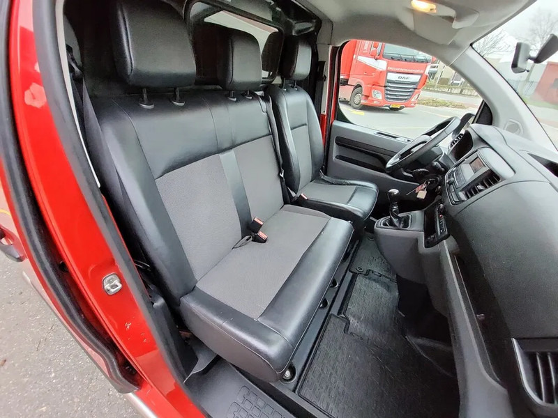 Furgoneta pequeña Toyota ProAce: foto 17 Furgoneta pequeña Toyota ProAce: foto 17