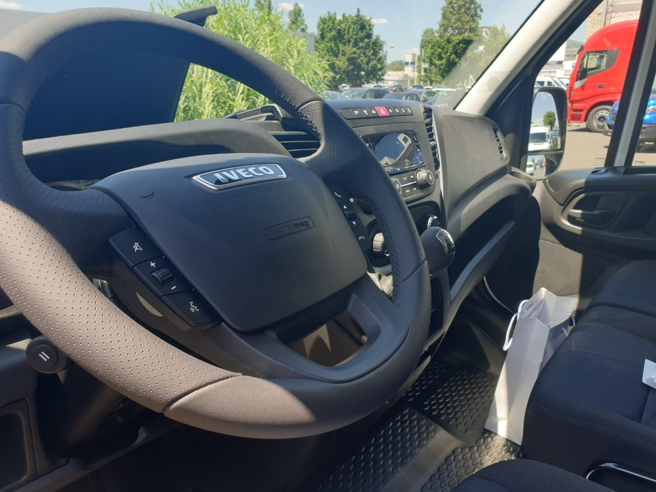 IVECO Daily 35S14 with Zanotti Z350 0°C Refrigeration (5 vehicles in stock) - Furgoneta frigorifica: foto 5 IVECO Daily 35S14 with Zanotti Z350 0°C Refrigeration (5 vehicles in stock) - Furgoneta frigorifica: foto 5