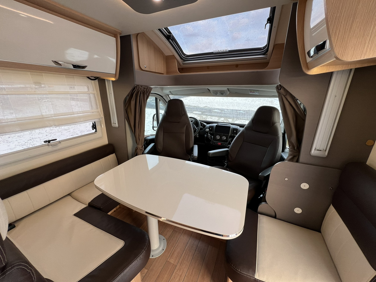 FORSTER T 699 EB Hubbett - Markise - Fahrradtr. - Autocaravana perfilada: foto 3 FORSTER T 699 EB Hubbett - Markise - Fahrradtr. - Autocaravana perfilada: foto 3