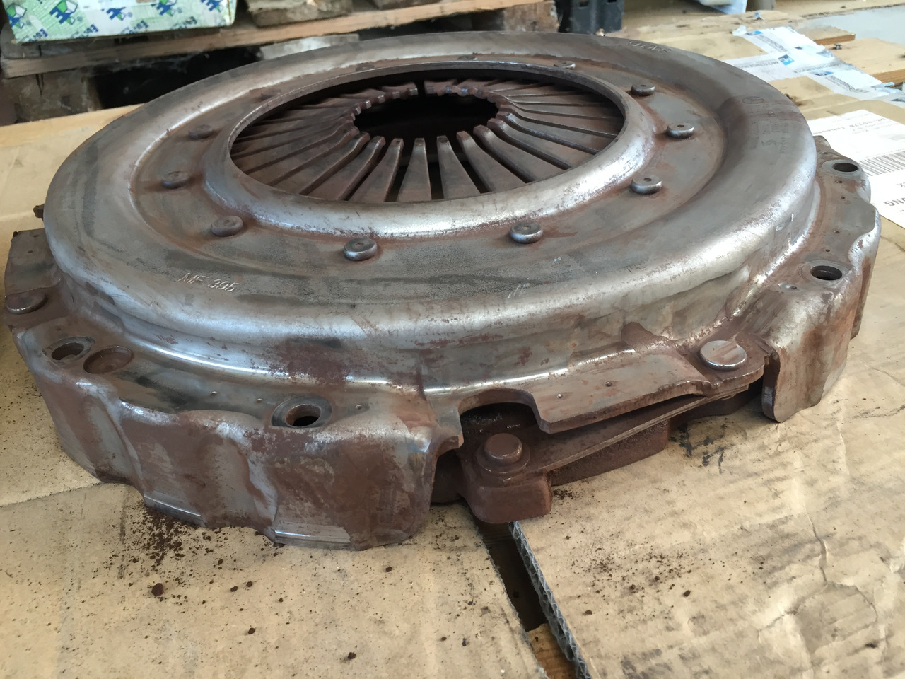 Gebrauchte Kupplungsdruckplatte MB Axor 1824, Motor Typ : OM 906 LA, Artikel - Nr. : A 007 250 15 04 - Maza de embrague para Camión: foto 5 Gebrauchte Kupplungsdruckplatte MB Axor 1824, Motor Typ : OM 906 LA, Artikel - Nr. : A 007 250 15 04 - Maza de embrague para Camión: foto 5