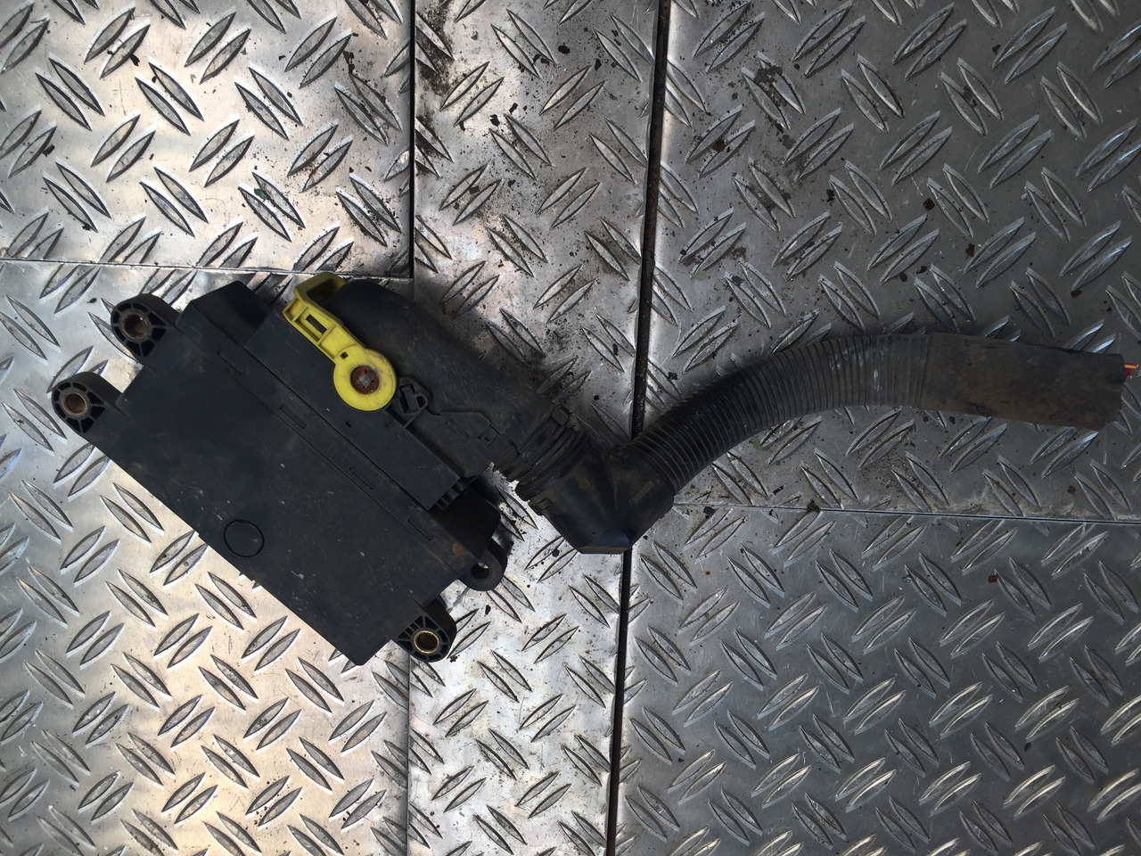 Gebrauchtes AdBlue Steuergerät, MB Atego 8.18, Artikel - Nr. : A 002 540 90 45 - Unidad de control para Camión: foto 4 Gebrauchtes AdBlue Steuergerät, MB Atego 8.18, Artikel - Nr. : A 002 540 90 45 - Unidad de control para Camión: foto 4