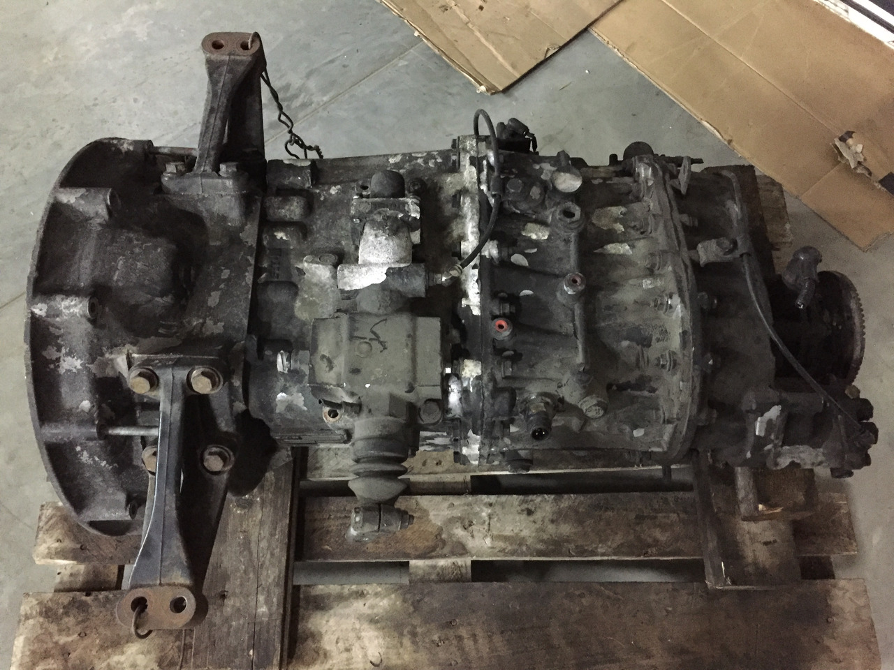 Gebrauchtes Getriebe MAN TGM Typ: ETO FS 8309, Artikel - Nr.: 81.32003 - 6957 - Caja de cambios para Camión: foto 4 Gebrauchtes Getriebe MAN TGM Typ: ETO FS 8309, Artikel - Nr.: 81.32003 - 6957 - Caja de cambios para Camión: foto 4