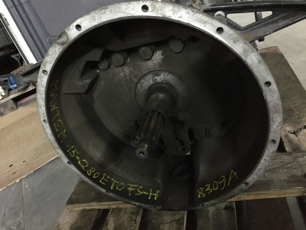 Gebrauchtes Getriebe MAN TGM Typ: ETO FS 8309, Artikel - Nr.: 81.32003 - 6957 - Caja de cambios para Camión: foto 5 Gebrauchtes Getriebe MAN TGM Typ: ETO FS 8309, Artikel - Nr.: 81.32003 - 6957 - Caja de cambios para Camión: foto 5