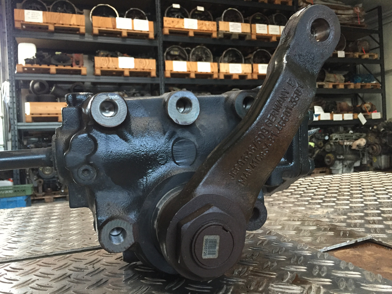 Gebrauchtes Lenkgetriebe, MAN TGM 15.280, Artikel - Nr. : 85.46200 - 6019 - Caja de dirección para Camión: foto 2 Gebrauchtes Lenkgetriebe, MAN TGM 15.280, Artikel - Nr. : 85.46200 - 6019 - Caja de dirección para Camión: foto 2