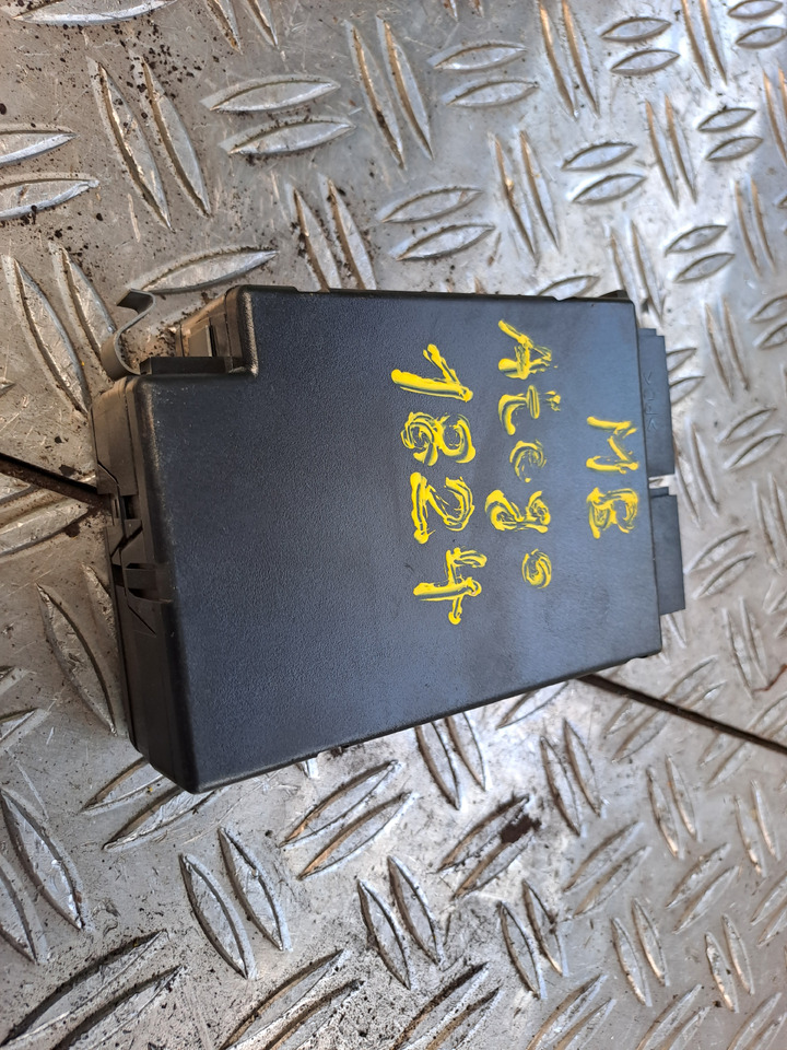 Gebrauchtes MB Atego 18.24 , Elektronik Wartungssystem WS Steuergerät, Artikel - Nr.: A 000 446 11 2 - Unidad de control para Camión: foto 5 Gebrauchtes MB Atego 18.24 , Elektronik Wartungssystem WS Steuergerät, Artikel - Nr.: A 000 446 11 2 - Unidad de control para Camión: foto 5