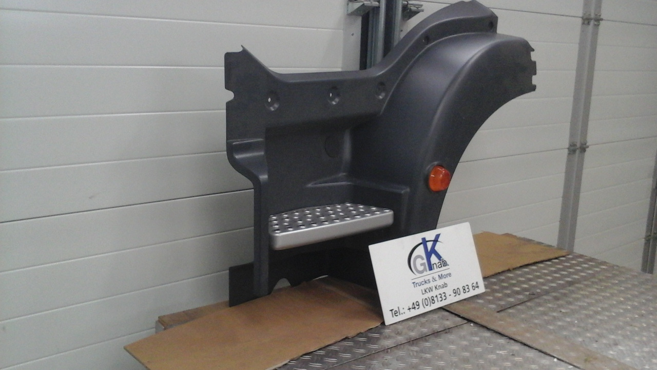 Neuwertiger MAN TGM / TG3 Einstiegkotflügel kurz, komplett, links Artikel - Nr.: 81.61520 - 0209 - Caja de cambios para Camión: foto 4 Neuwertiger MAN TGM / TG3 Einstiegkotflügel kurz, komplett, links Artikel - Nr.: 81.61520 - 0209 - Caja de cambios para Camión: foto 4