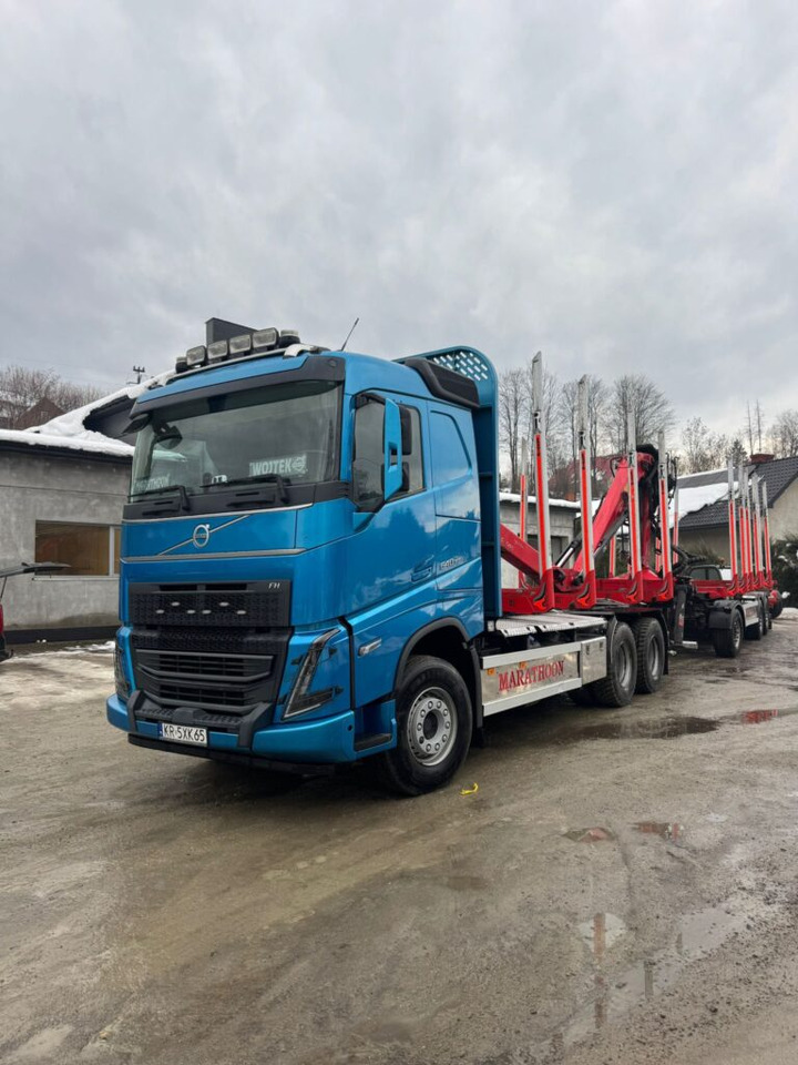 VOLVO FH540 - Camión forestal, Camión grúa: foto 2 VOLVO FH540 - Camión forestal, Camión grúa: foto 2