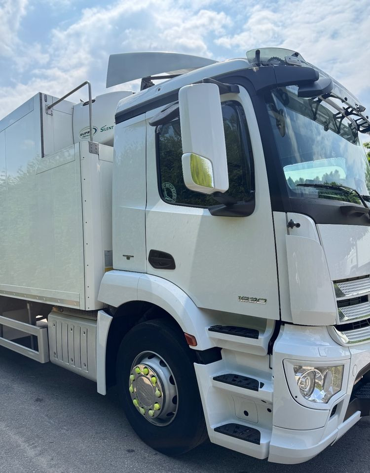 Mercedes-Benz ANTOS /1830/E 6/Chłodnia +Winda /18 Palet / Niski Przebieg122 Tys Km! - Camión frigorífico: foto 5 Mercedes-Benz ANTOS /1830/E 6/Chłodnia +Winda /18 Palet / Niski Przebieg122 Tys Km! - Camión frigorífico: foto 5