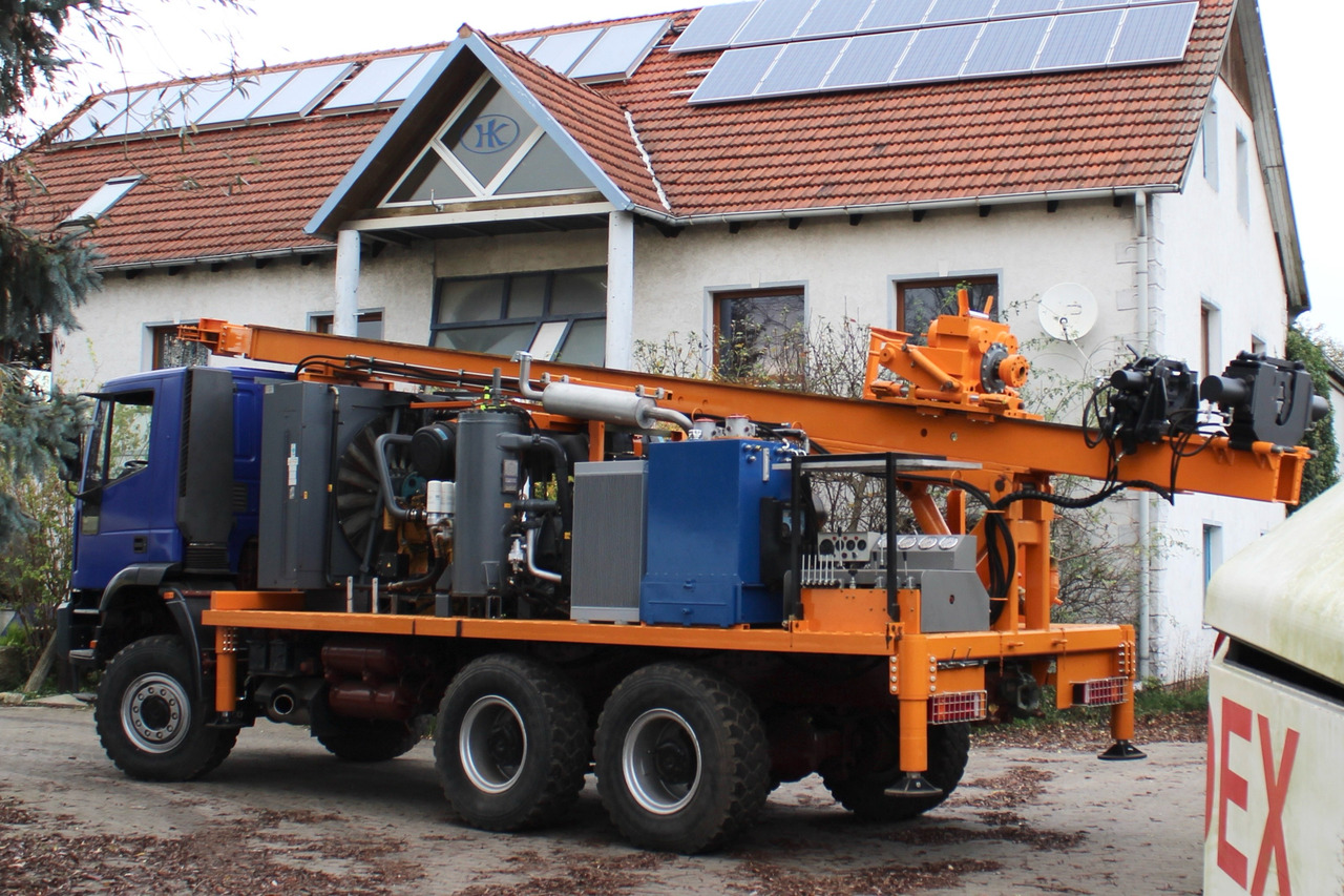 Bohak KL 400 Drilling rig 400 meter, Iveco Trakker 6x6 - Perforadora: foto 1 Bohak KL 400 Drilling rig 400 meter, Iveco Trakker 6x6 - Perforadora: foto 1