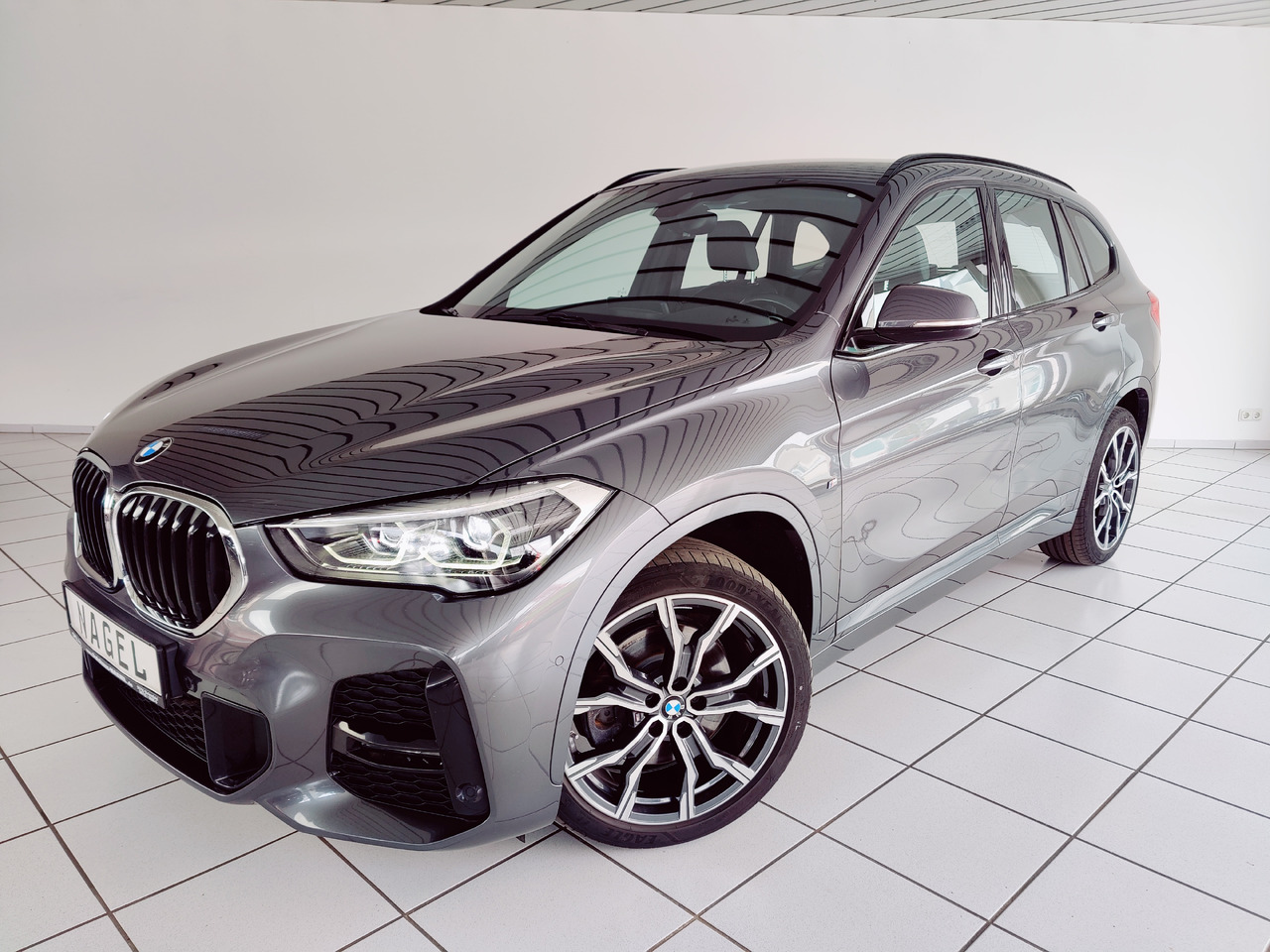 BMW X1 xDrive 20 d M Sport Navi Ambiente PDC SHZ Apple Android - SUV/ Todoterreno: foto 1 BMW X1 xDrive 20 d M Sport Navi Ambiente PDC SHZ Apple Android - SUV/ Todoterreno: foto 1