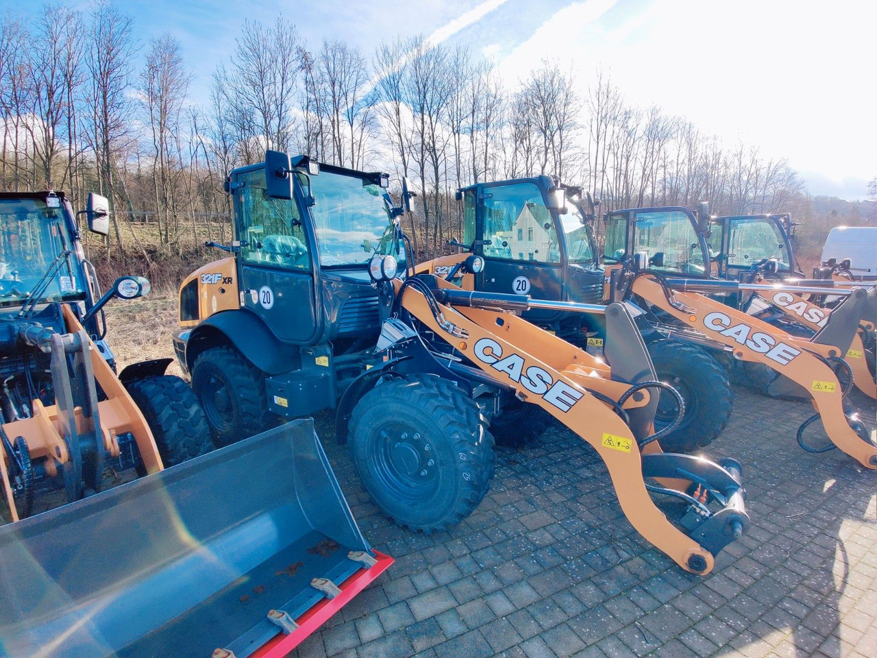 Case 321F STD XR Radlader Deluxe-Kabine XR Kabine Klima Heizung Multifunktionsjoystick - Cargadora de ruedas: foto 1 Case 321F STD XR Radlader Deluxe-Kabine XR Kabine Klima Heizung Multifunktionsjoystick - Cargadora de ruedas: foto 1