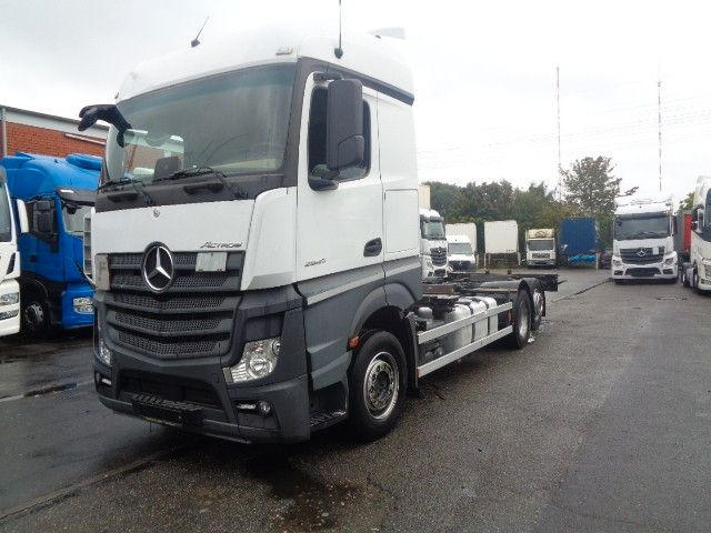 Mercedes-Benz 2545 Standard, Multi, Retarder, deut. Auto - Camión portacontenedore/ Intercambiable: foto 1 Mercedes-Benz 2545 Standard, Multi, Retarder, deut. Auto - Camión portacontenedore/ Intercambiable: foto 1