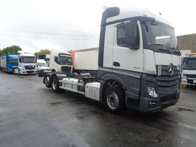 Mercedes-Benz 2545 Standard, Multi, Retarder, deut. Auto - Camión portacontenedore/ Intercambiable: foto 2 Mercedes-Benz 2545 Standard, Multi, Retarder, deut. Auto - Camión portacontenedore/ Intercambiable: foto 2