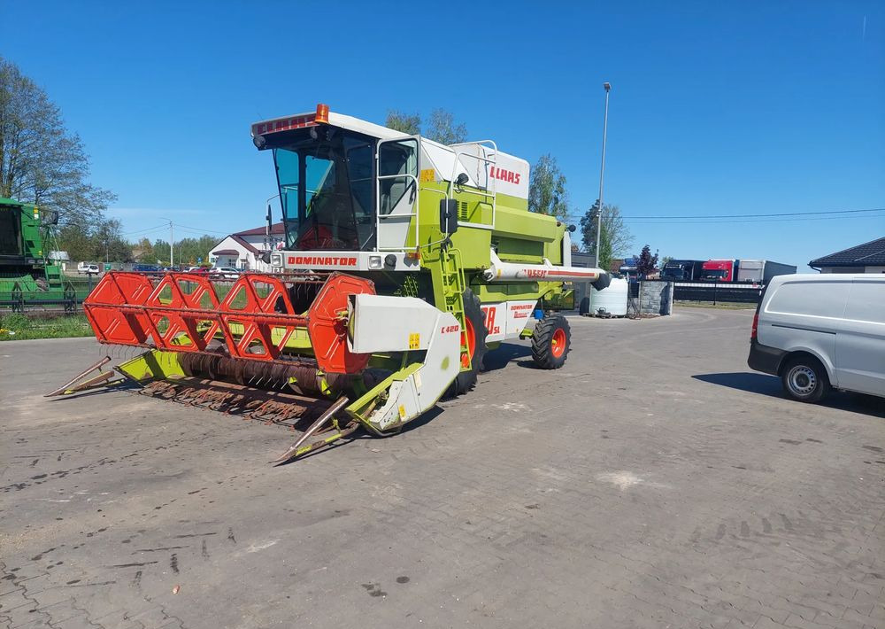 Claas Dominator 88SL - Cosechadora de granos: foto 1 Claas Dominator 88SL - Cosechadora de granos: foto 1