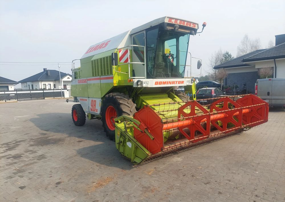 Claas Dominator 98SL - Cosechadora de granos: foto 1 Claas Dominator 98SL - Cosechadora de granos: foto 1