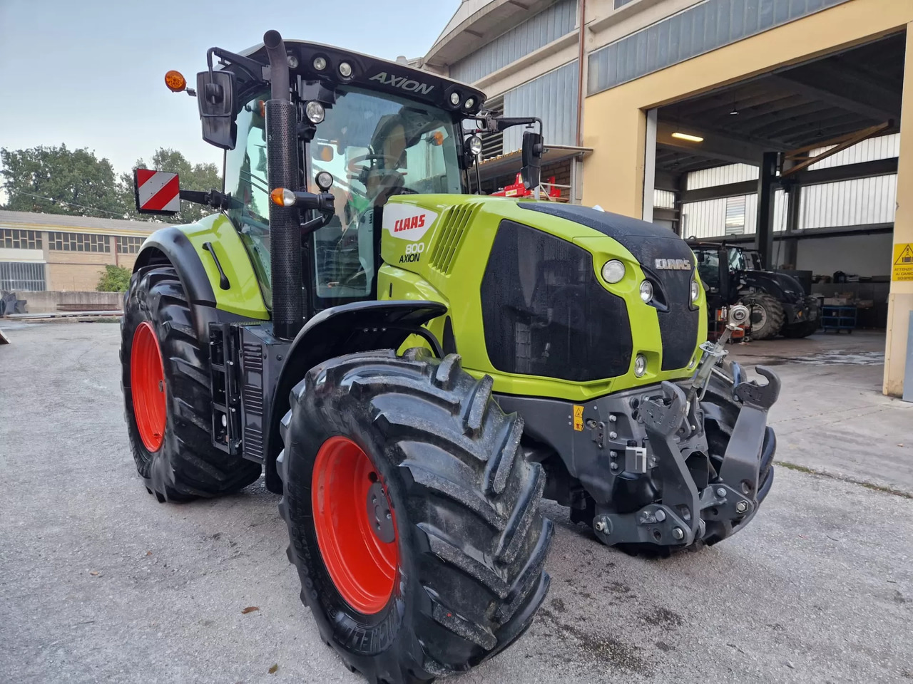 CLAAS AXION 800 - Tractor: foto 1 CLAAS AXION 800 - Tractor: foto 1