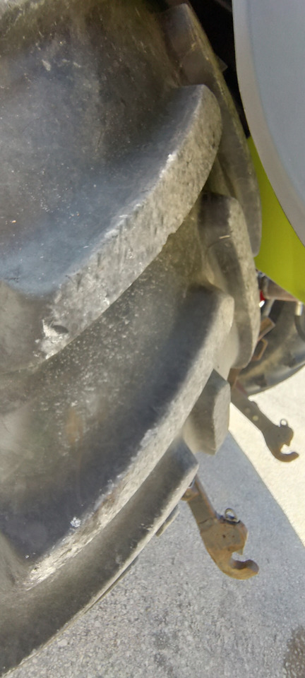 CLAAS AXOS 340 - Tractor: foto 4 CLAAS AXOS 340 - Tractor: foto 4