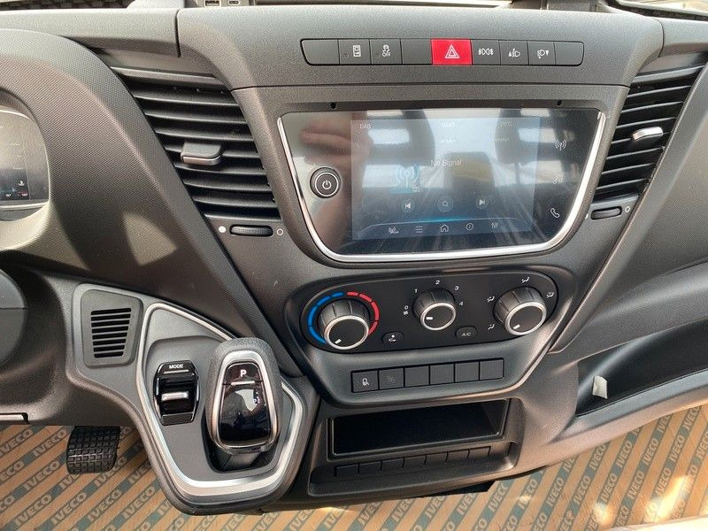 Iveco Daily 50C18HA8 Z Pritsche+Plane Iveco Daily 50C18HA8 Z Pritsche+Plane - Furgoneta con caja de lona: foto 4 Iveco Daily 50C18HA8 Z Pritsche+Plane Iveco Daily 50C18HA8 Z Pritsche+Plane - Furgoneta con caja de lona: foto 4