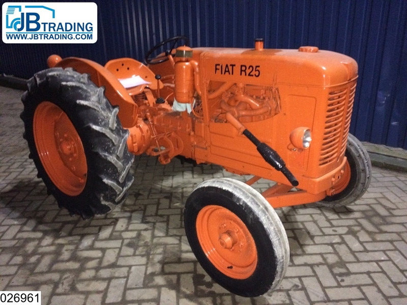 Fiat R25 2WD - Tractor: foto 1 Fiat R25 2WD - Tractor: foto 1