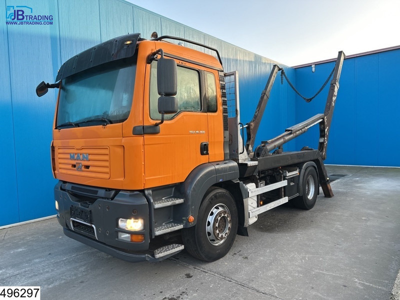 MAN TGA 18 360 Manual - Camión portacontenedor de cadenas: foto 1 MAN TGA 18 360 Manual - Camión portacontenedor de cadenas: foto 1